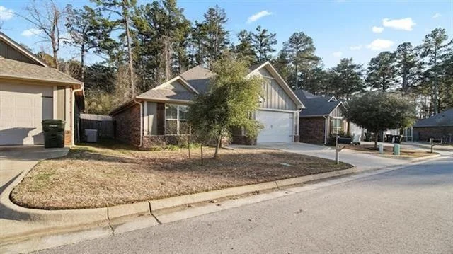 Photo of 2927 Meadow Brook Trail