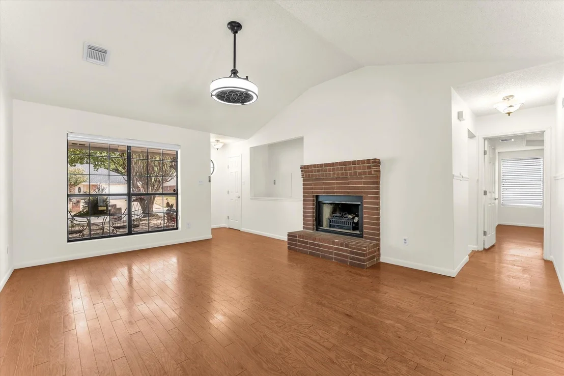Photo of 4626 Lexington Street