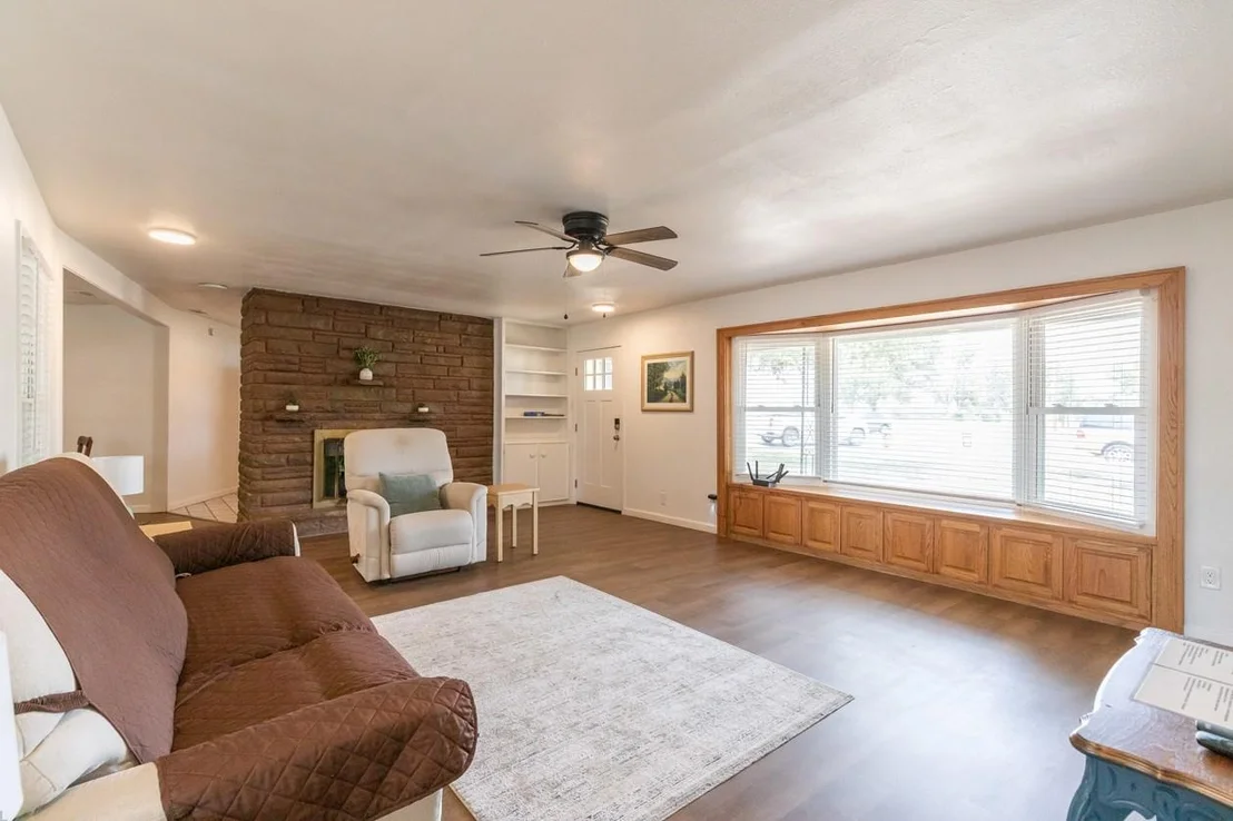 Photo of 2349 Cooke Street