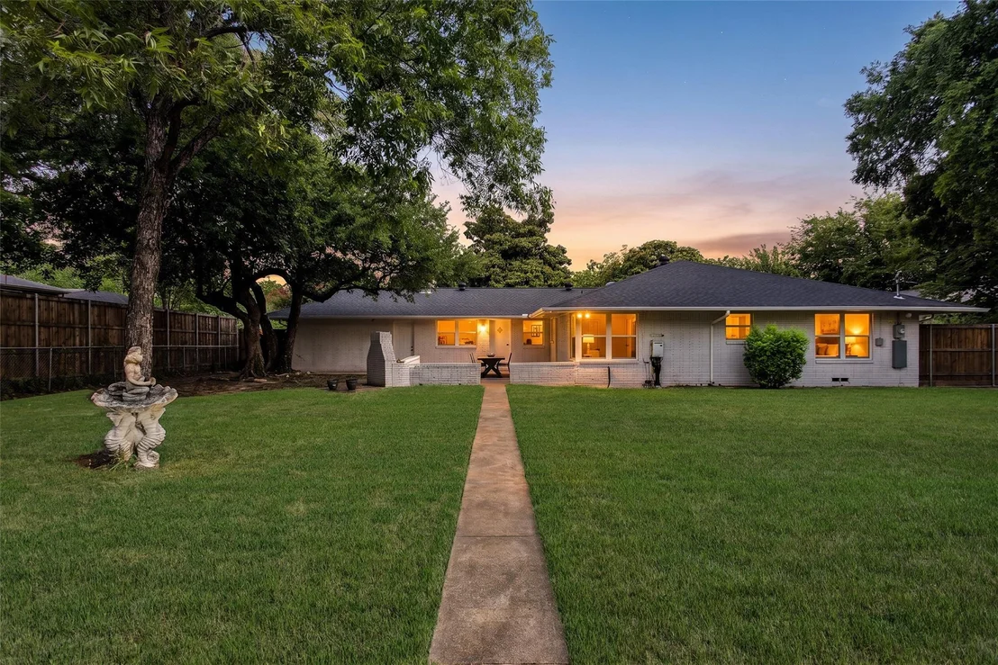 Photo of 716 Mayrant Drive