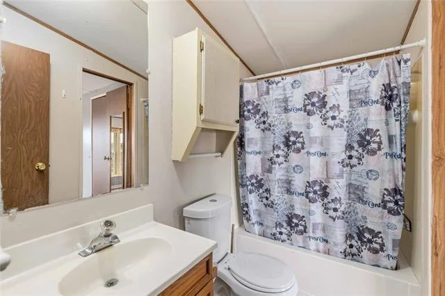 Photo of 3870 Lake Shore Drive