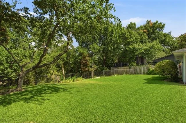 Photo of 939 Blue Lake Circle
