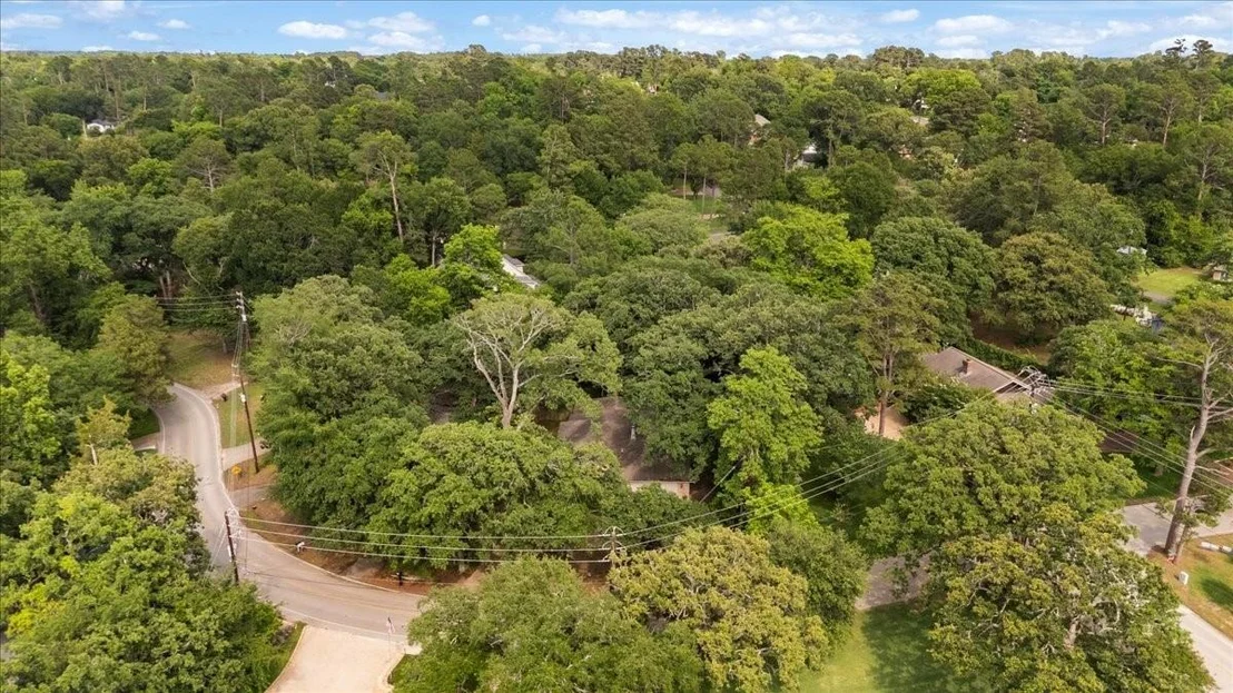 Photo of 241 Hideaway Lane Central