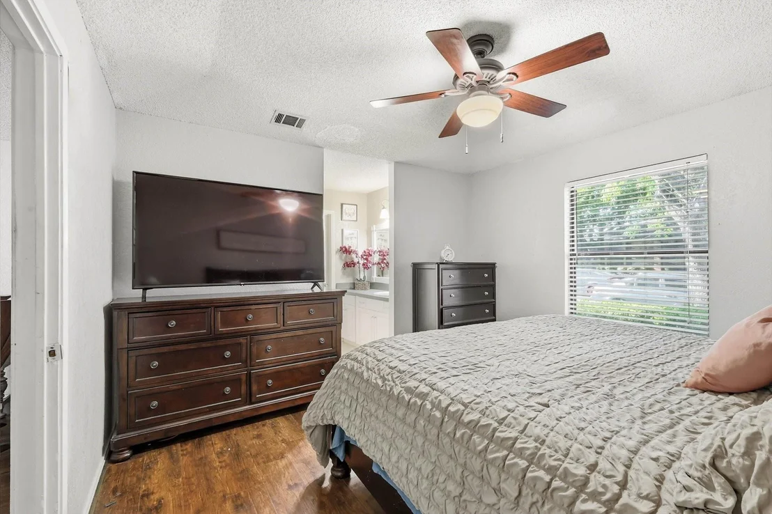 Photo of 1312 Hackamore Street