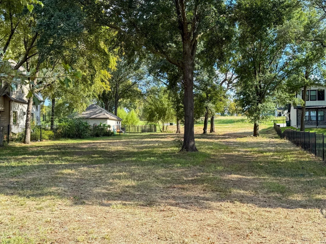 Photo of 1520 Shoreline Drive