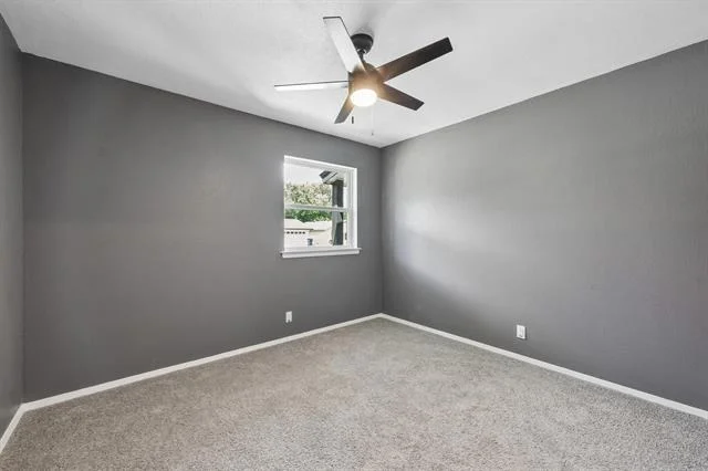 Photo of 232 NW Jayellen Avenue