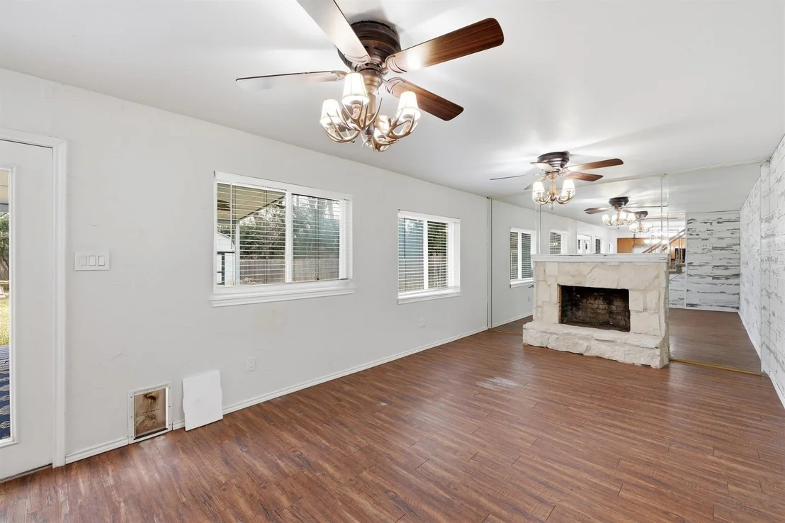 Photo of 806 Waggoner Drive