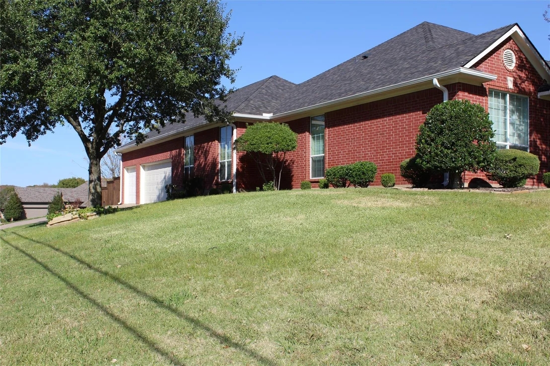 Photo of 2131 Deer Run