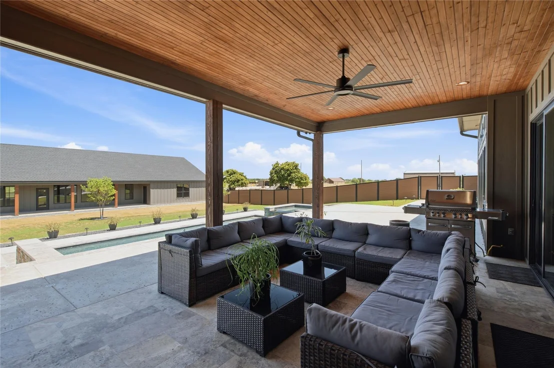 Photo of 2223 Grass Roots Road
