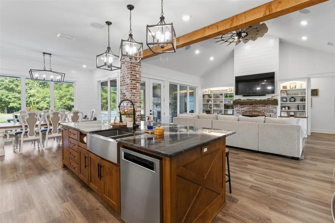 Photo of 317 Private Road 4351