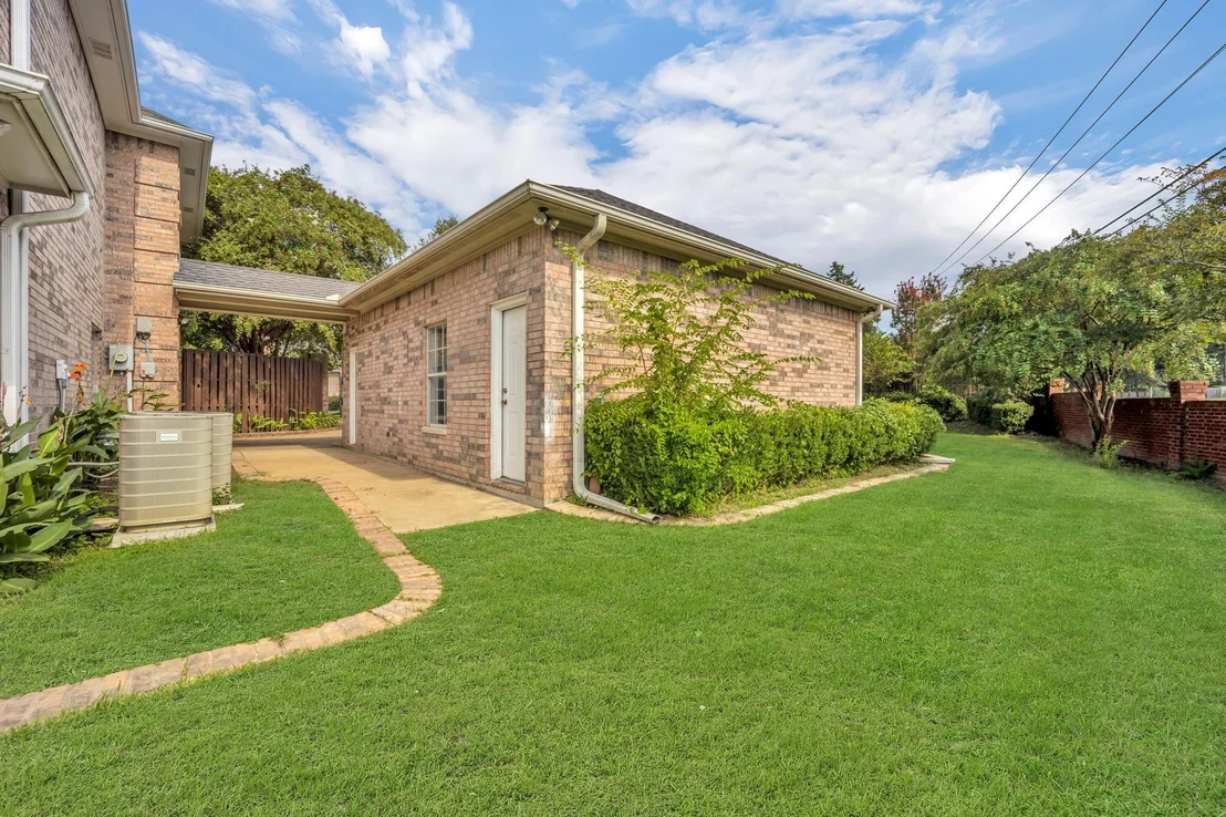 Photo of 5718 Gloucester Drive