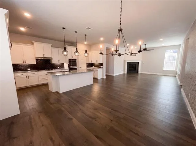 Photo of 2221 Laguna Drive