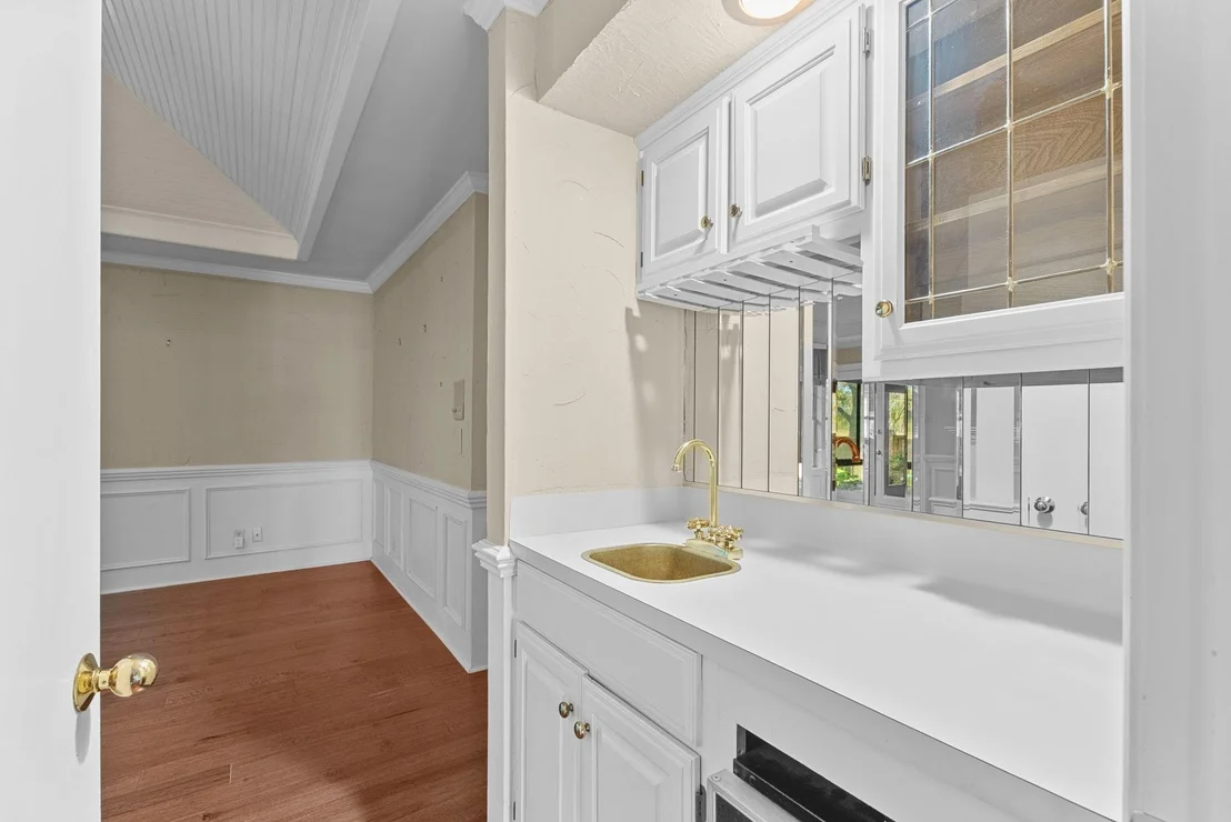 Photo of 1807 Royal Oak Drive