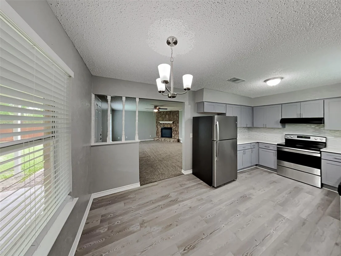 Photo of 702 Redbud Drive