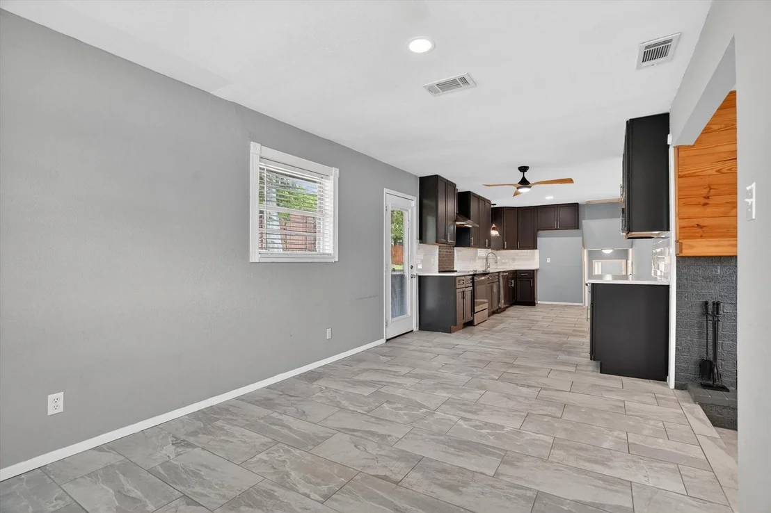 Photo of 6609 Genoa Road