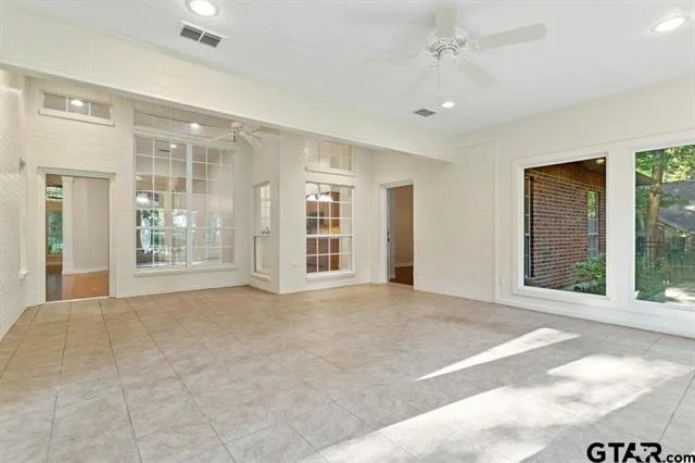 Photo of 1620 Brookhollow Drive