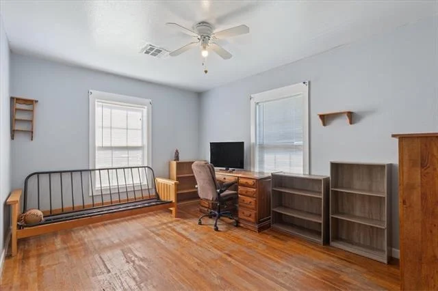 Photo of 4617 Colonial Avenue