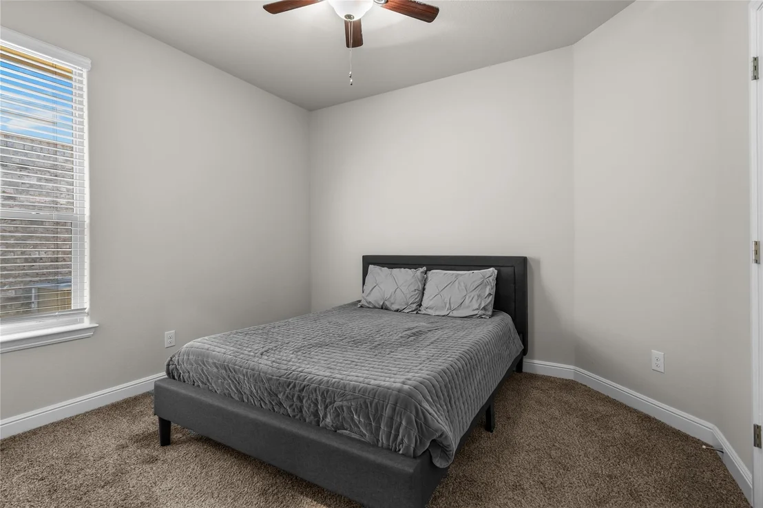 Photo of 5525 Round Hill Road