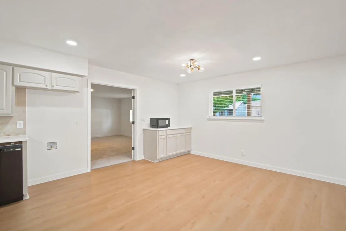 Photo of 6632 Ellis Road