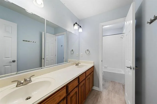 Photo of 14000 Prairie Circle