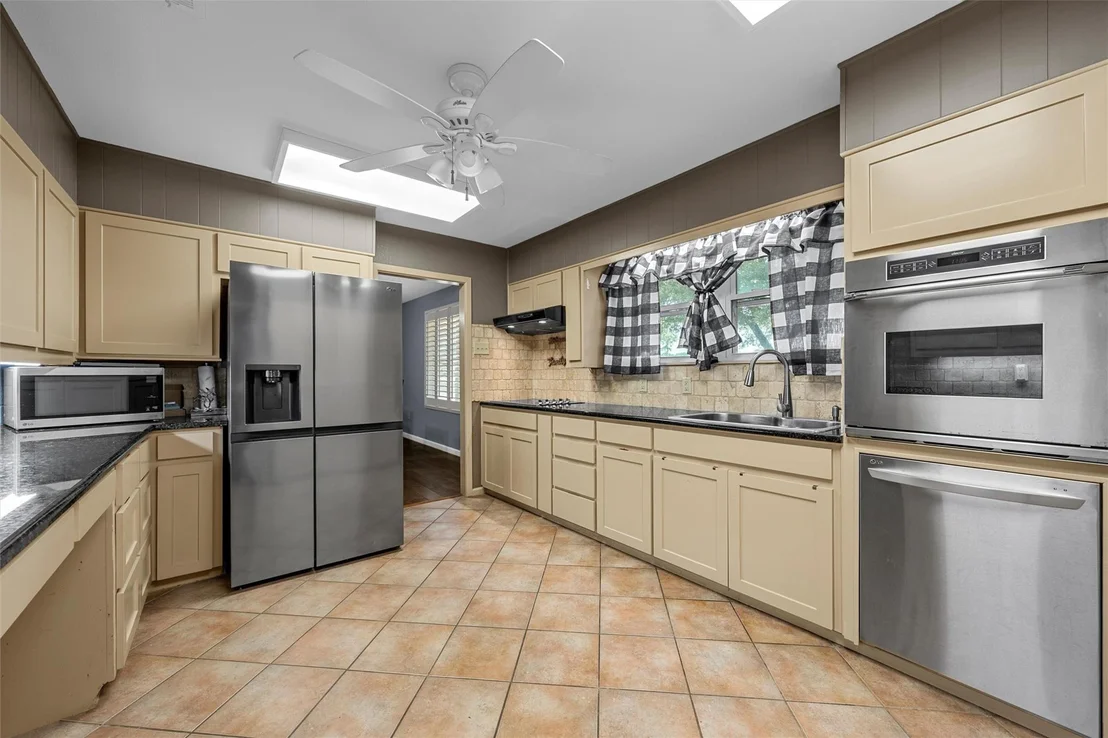 Photo of 5444 OLD LORENA Road