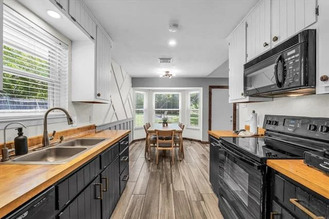 Photo of 316 E Chapman Road