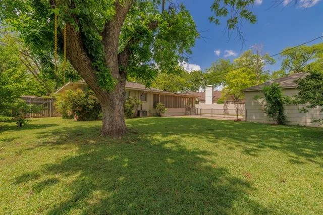 Photo of 817 Rivercrest Drive