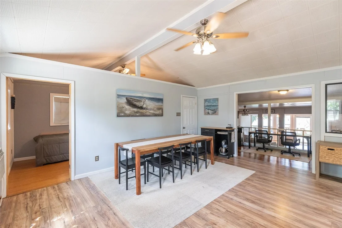Photo of 9732 Cove Road