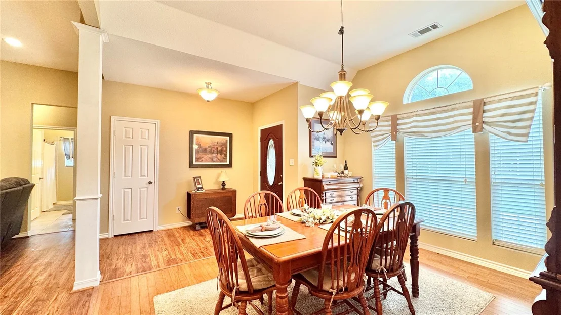 Photo of 115 Meadowood Road