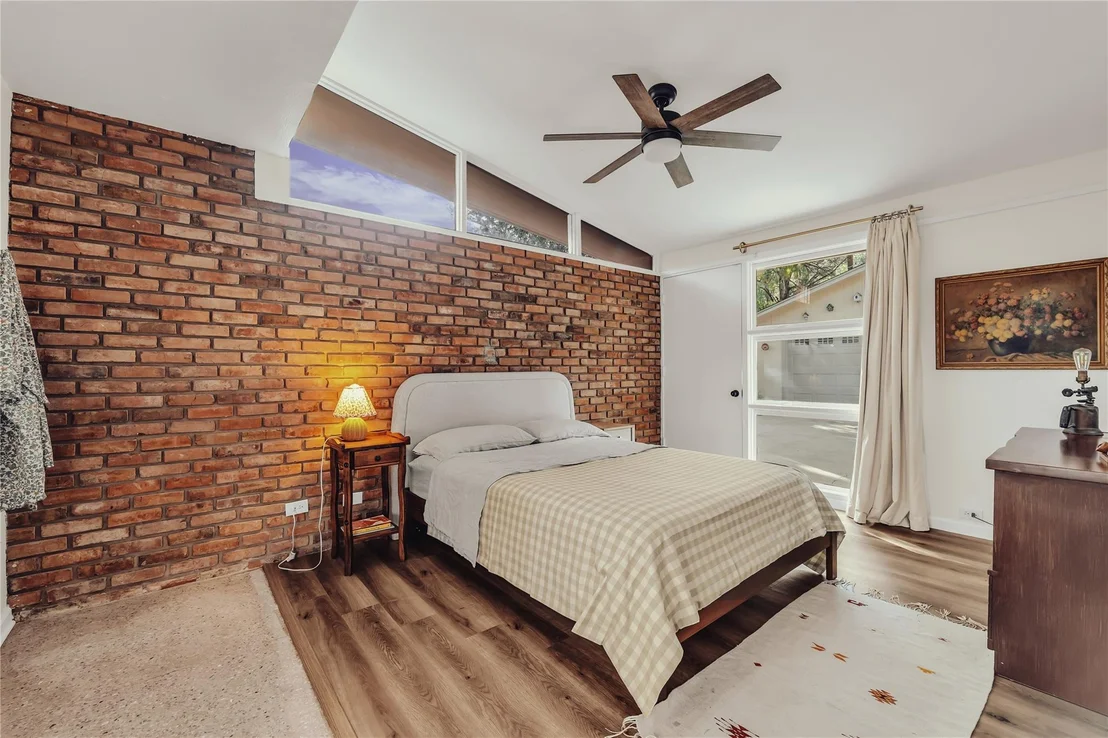 Photo of 2112 Gregory Lane