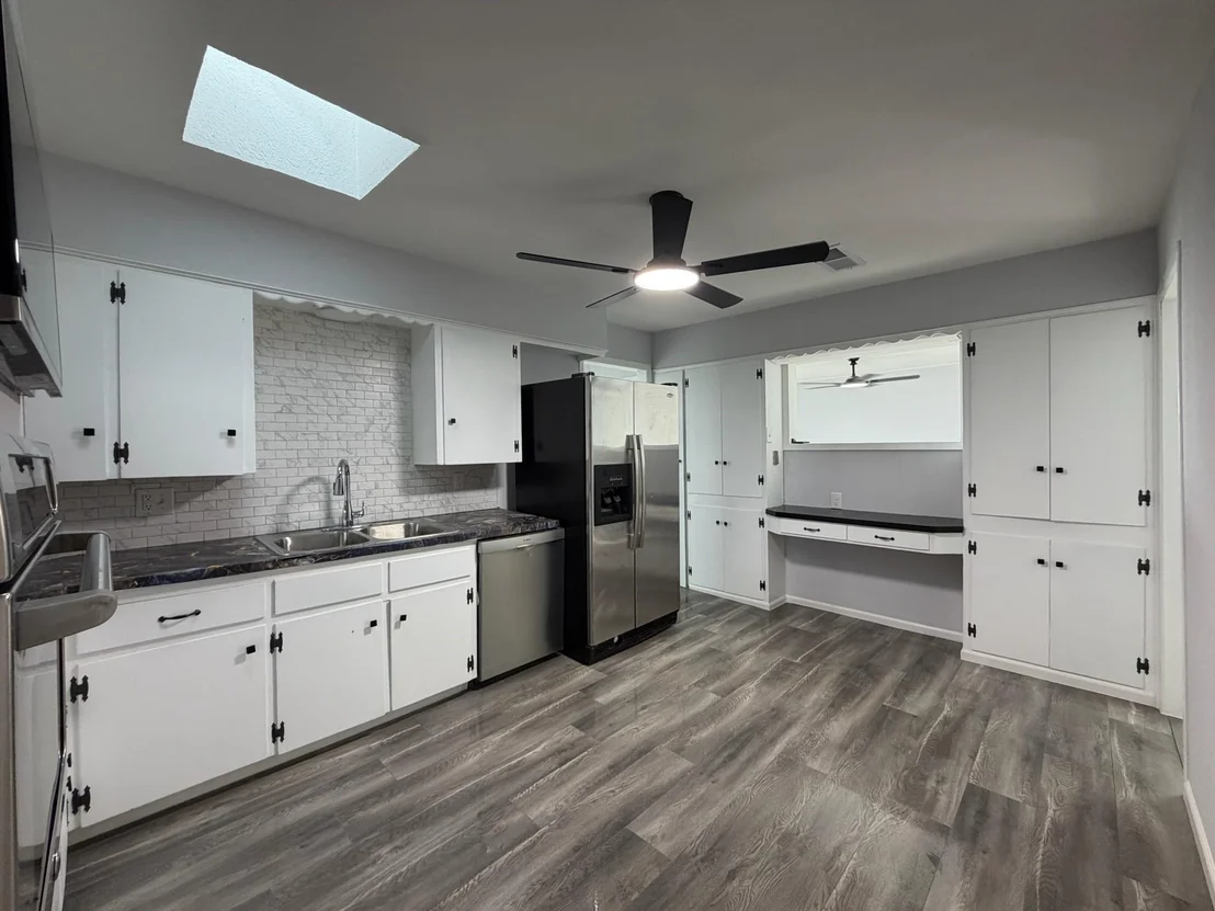 Photo of 5211 Longshore Drive