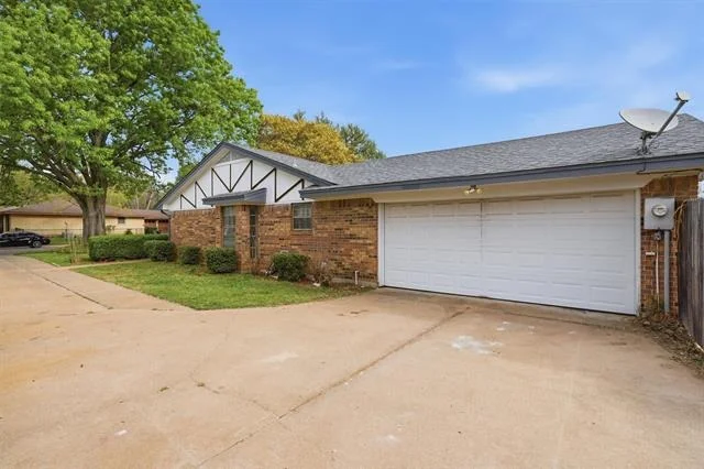 Photo of 1325 Hemphill Drive