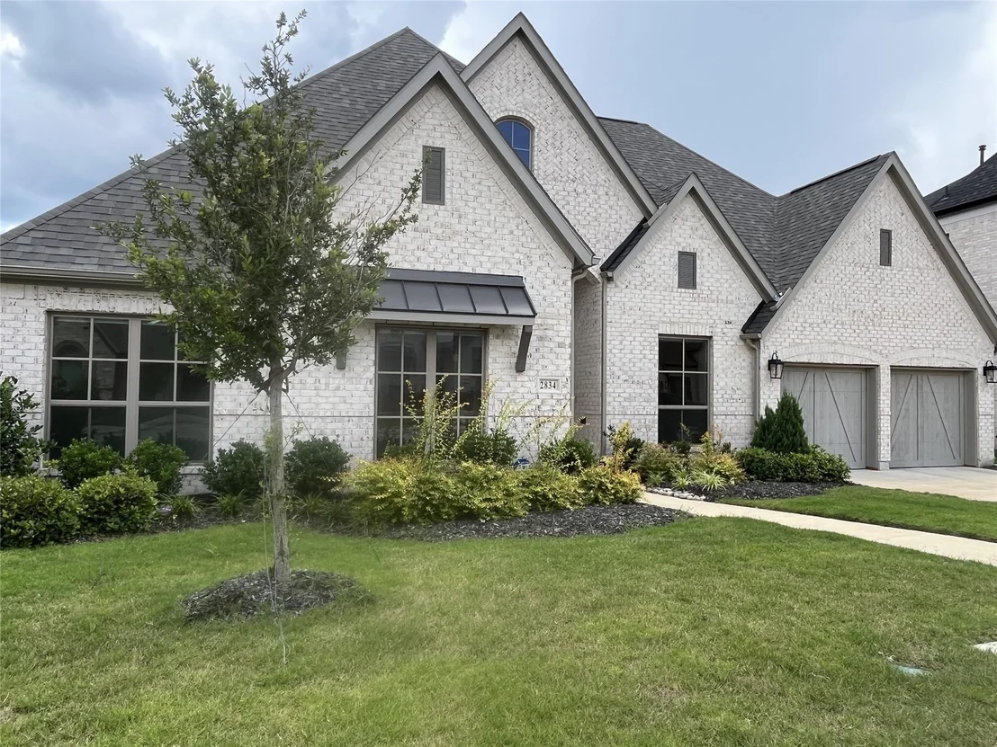 Photo of 2834 Midlake Drive