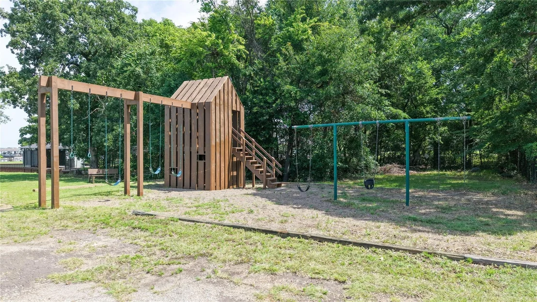 Photo of 247 Admiral Drive