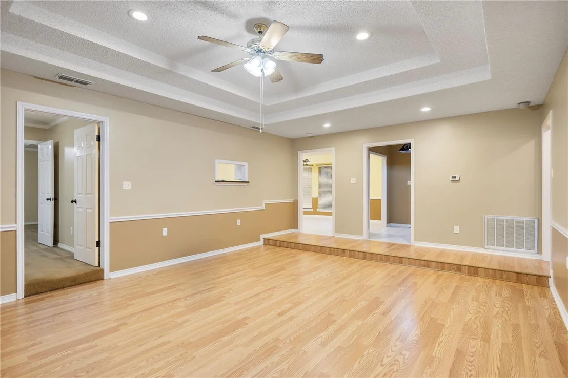 Photo of 121 Crestview Street