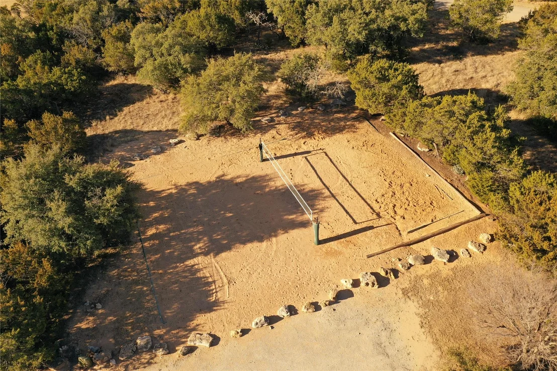 Photo of 1021 Lakeside Lane