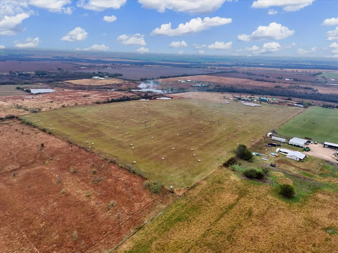 Photo of 689 County Road 464