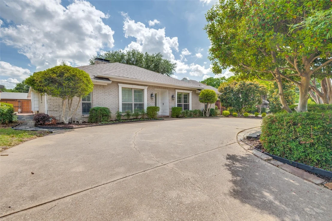 Photo of 5322 W Mockingbird Lane