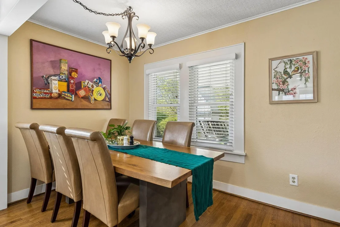 Photo of 2235 Mistletoe Boulevard