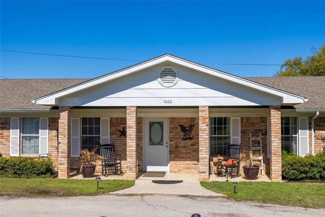 Photo of 1600 Shaw Drive