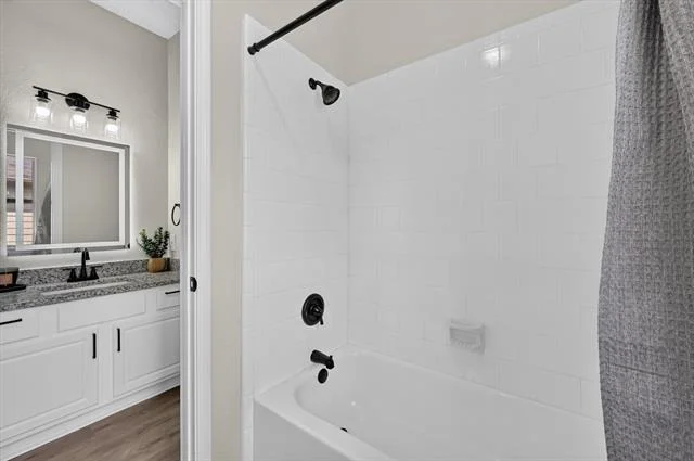 Photo of 2633 Lakeside Drive