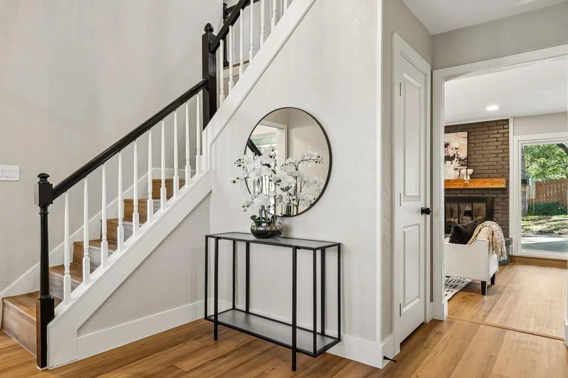 Photo of 2872 Hurstview Drive