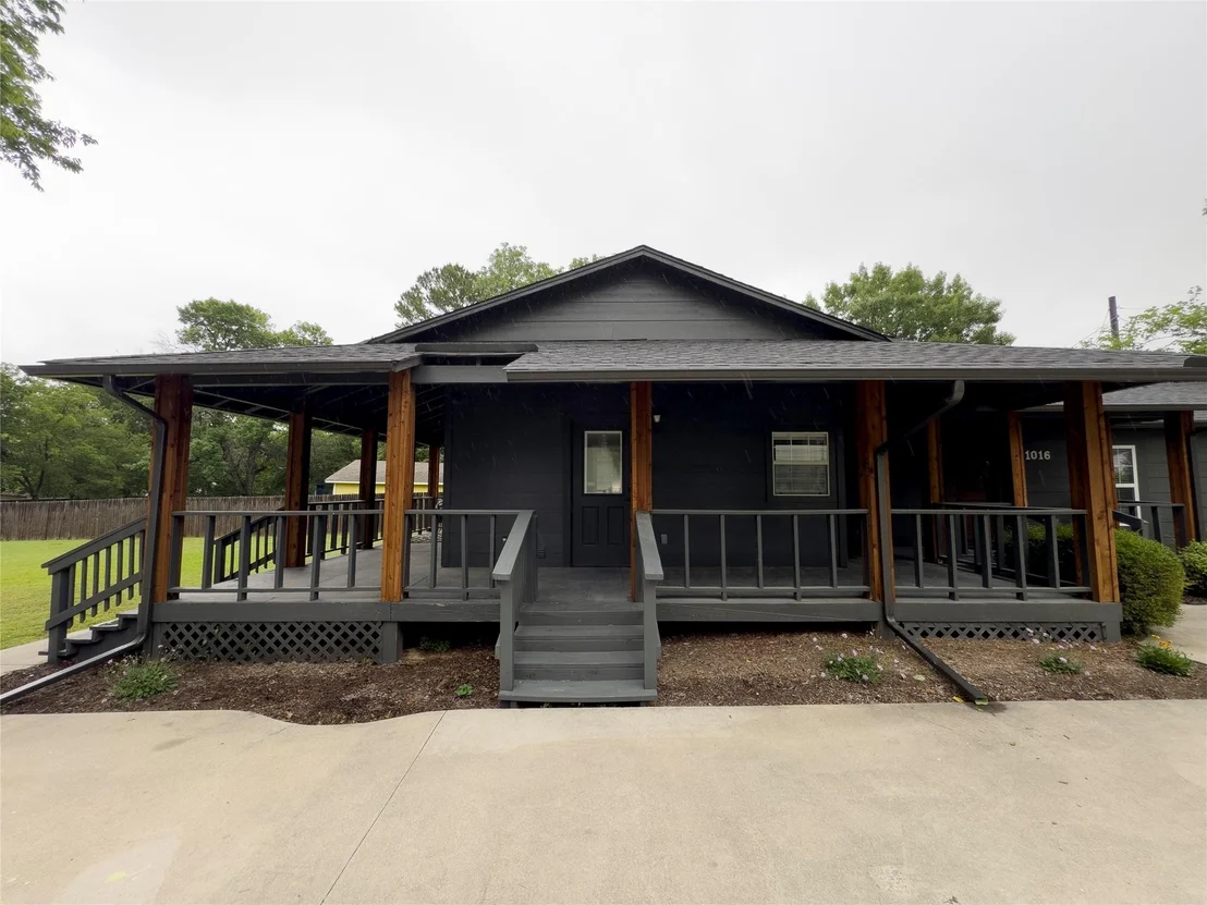 Photo of 1016 W Collins Street