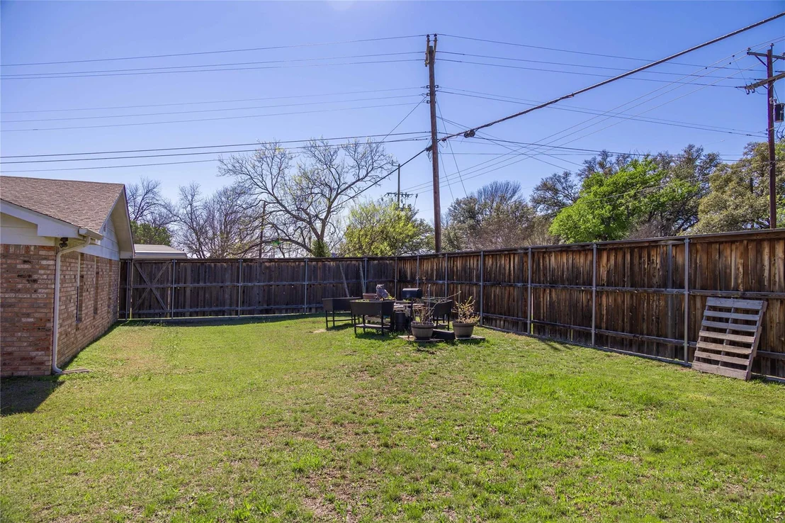 Photo of 1600 Shaw Drive