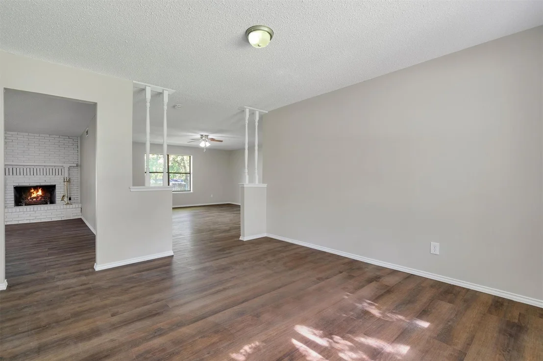 Photo of 209 Mistletoe Lane