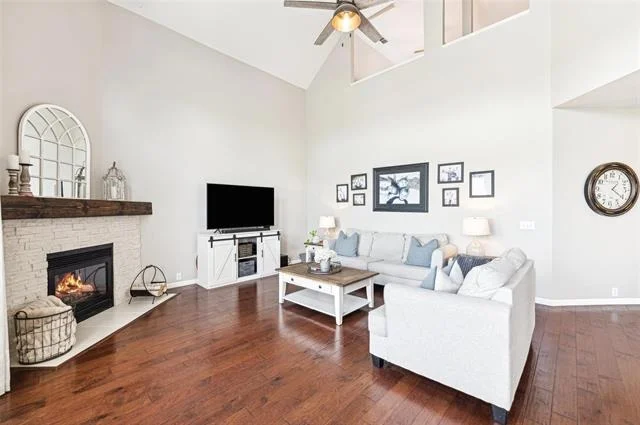 Photo of 11281 Balcones Drive