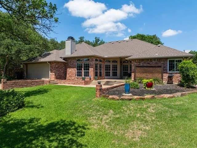 Photo of 100 Twisted Oak Lane