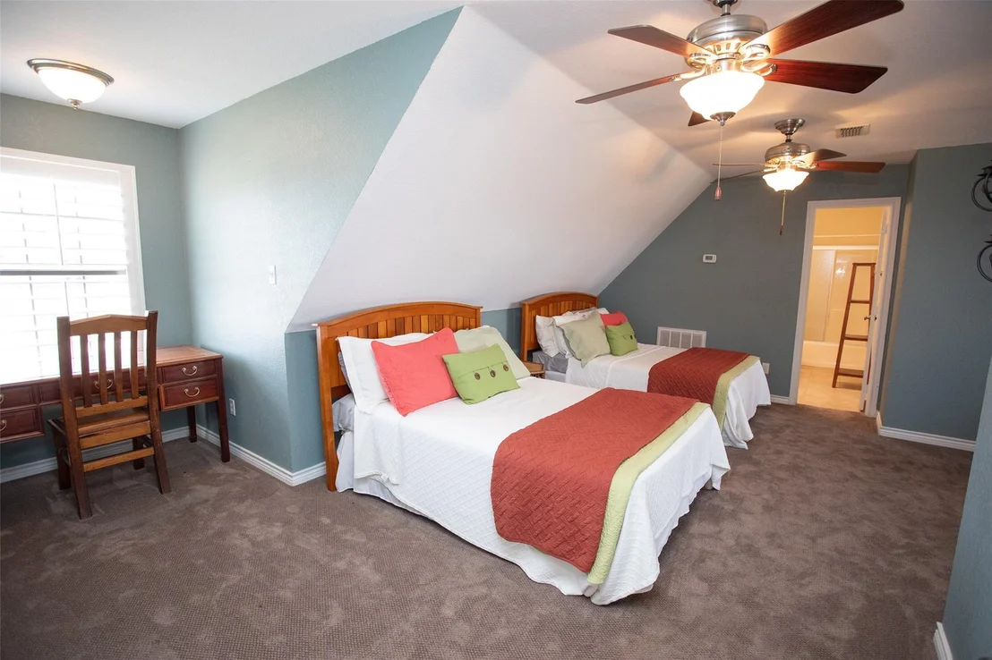 Photo of 1204 Eagle Point