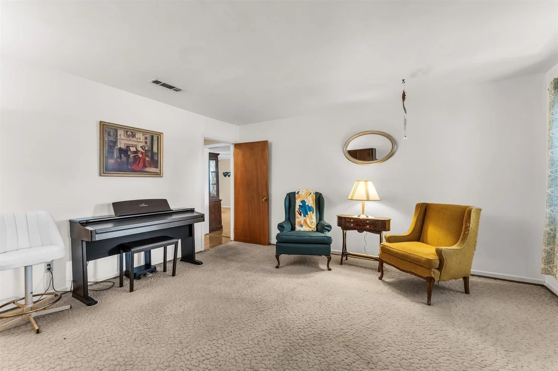 Photo of 896 Randy Drive