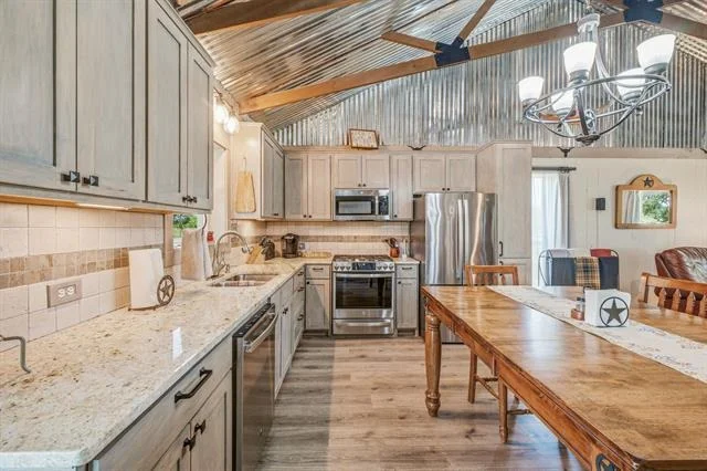 Photo of 1271 Private 2120 Road